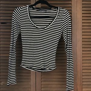 Brandy Melville long sleeve crop top